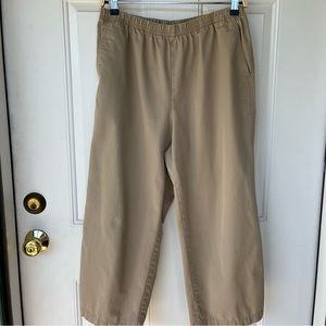•Lands' End• Elastic Waist Twill Capri Pants - Size 12